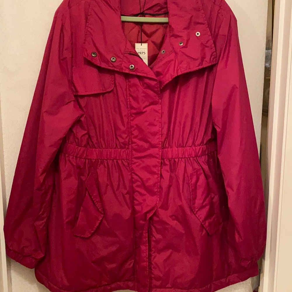 Members only burgandy wind/rainjacket.